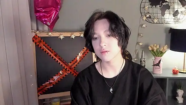 Snapshot of fiamoory chatting on October 28, 8:29 am fiamoory online show from October 28, 8:29 am