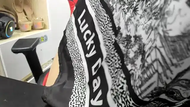 Snapshot of Hotqueensex chatting on September 15, 9:59 pm Hotqueensex online show from September 15, 9:59 pm