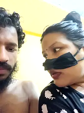 Snapshot of Radhikadavi879 chatting on February 2, 6:20 pm Radhikadavi879 online show from February 2, 6:20 pm