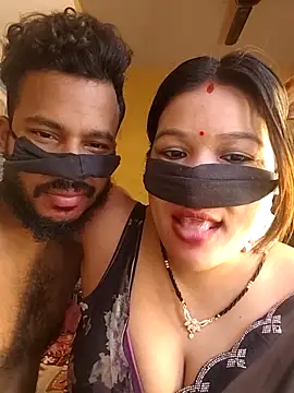 Snapshot of Radhikadavi879 chatting on November 2, 7:33 am Radhikadavi879 online show from November 2, 7:33 am