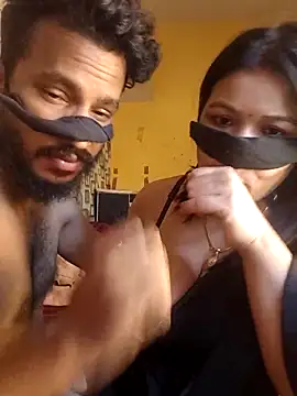 Snapshot of Radhikadavi879 chatting on November 15, 4:32 am Radhikadavi879 online show from November 15, 4:32 am