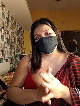 Snapshot of Radhikadavi879 chatting on December 2, 6:52 am Radhikadavi879 online show from December 2, 6:52 am