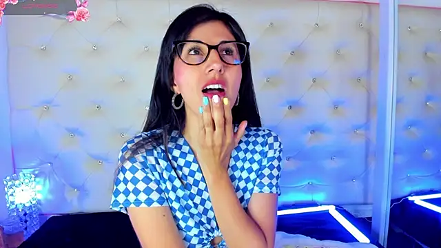  jade white  online show from January 30, 12:06 pm