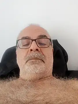 Snapshot of Satiro_Sevilla chatting on October 1, 4:13 pm Satiro Sevilla online show from October 1, 4:13 pm