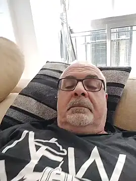 Snapshot of Satiro_Sevilla chatting on November 7, 4:07 pm Satiro Sevilla online show from November 7, 4:07 pm