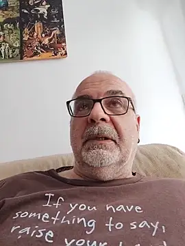 Snapshot of Satiro_Sevilla chatting on November 9, 2:59 pm Satiro Sevilla online show from November 9, 2:59 pm