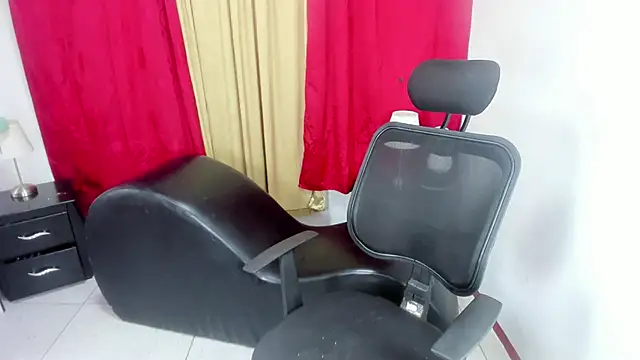 Strella ferrera online show from November 9, 5:39 am