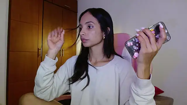 Snapshot of AnnitaSerna_ chatting on November 6, 1:56 pm AnnitaSerna online show from November 6, 1:56 pm