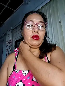 Snapshot of anniecoopeer chatting on January 25, 12:05 pm anniecoopeer online show from January 25, 12:05 pm
