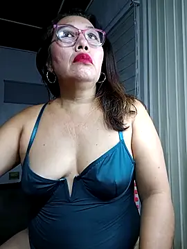 Snapshot of anniecoopeer chatting on February 24, 11:09 pm anniecoopeer online show from February 24, 11:09 pm