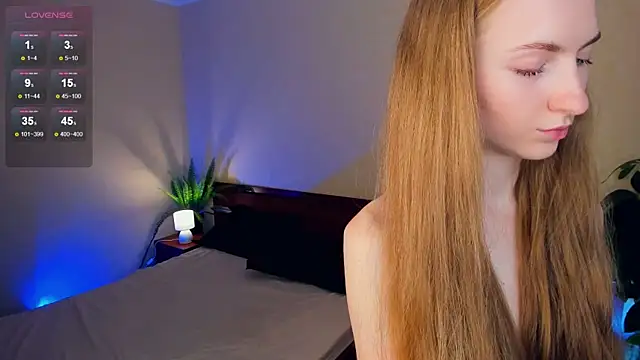 EsmaCarll online show from December 26, 2:44 am