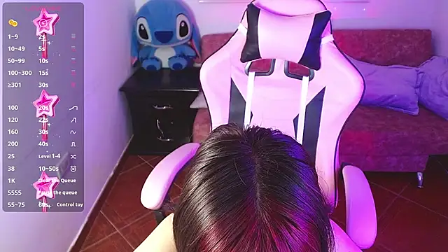 Snapshot of evie_cloud chatting on December 11, 3:24 am evie cloud online show from December 11, 3:24 am