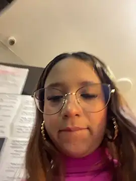 Snapshot of MelanieRoah chatting on October 18, 1:23 pm MelanieRoah online show from October 18, 1:23 pm