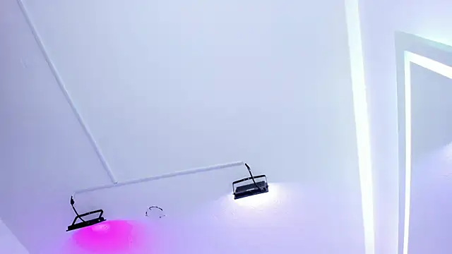 Snapshot of Ema_louis_ chatting on January 8, 1:53 am Ema louis online show from January 8, 1:53 am