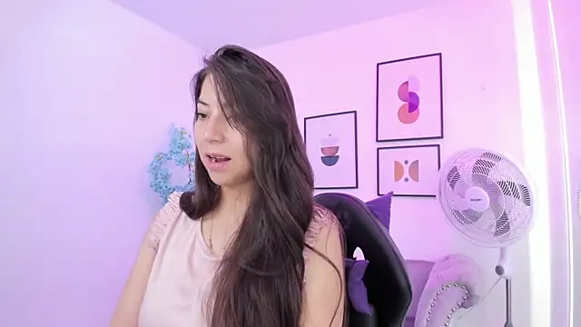 Snapshot of Ema_louis_ chatting on January 17, 12:31 pm Ema louis online show from January 17, 12:31 pm