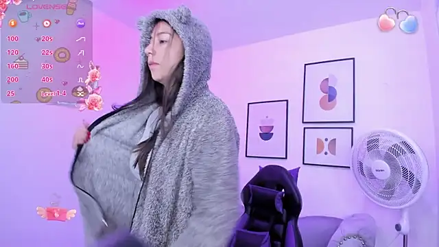 Snapshot of Ema_louis_ chatting on January 30, 12:27 pm Ema louis online show from January 30, 12:27 pm