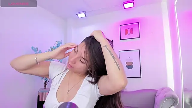 Snapshot of Ema_louis_ chatting on February 24, 12:26 pm Ema louis online show from February 24, 12:26 pm