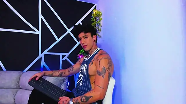 Snapshot of JUSTIN_FULLER1 chatting on February 2, 8:30 pm JUSTIN FULLER1 online show from February 2, 8:30 pm