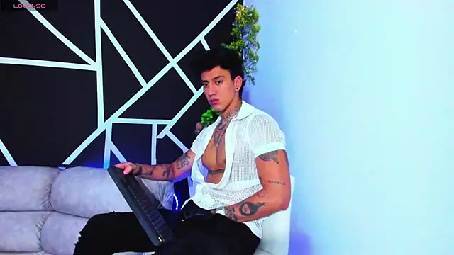 Snapshot of JUSTIN_FULLER1 chatting on February 6, 12:33 am JUSTIN FULLER1 online show from February 6, 12:33 am