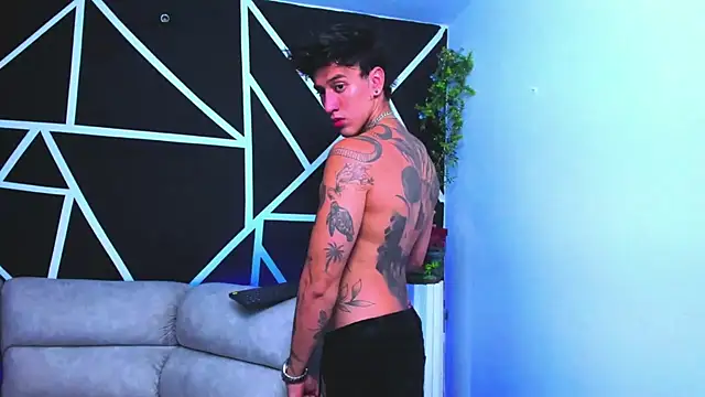 Snapshot of JUSTIN_FULLER1 chatting on February 9, 2:49 am JUSTIN FULLER1 online show from February 9, 2:49 am