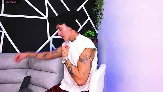 Snapshot of JUSTIN_FULLER1 chatting on February 16, 7:05 pm JUSTIN FULLER1 online show from February 16, 7:05 pm