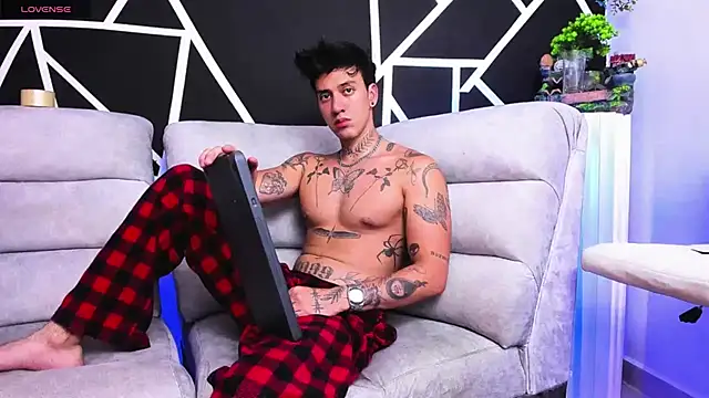 Snapshot of JUSTIN_FULLER1 chatting on February 27, 10:42 pm JUSTIN FULLER1 online show from February 27, 10:42 pm