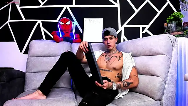 Snapshot of JUSTIN_FULLER1 chatting on March 5, 12:27 am JUSTIN FULLER1 online show from March 5, 12:27 am