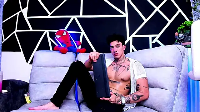 Snapshot of JUSTIN_FULLER1 chatting on March 8, 9:40 pm JUSTIN FULLER1 online show from March 8, 9:40 pm