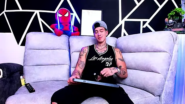 Snapshot of JUSTIN_FULLER1 chatting on March 10, 1:45 am JUSTIN FULLER1 online show from March 10, 1:45 am