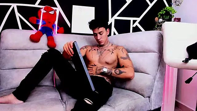 JUSTIN FULLER1 online show from March 13, 1:21 am