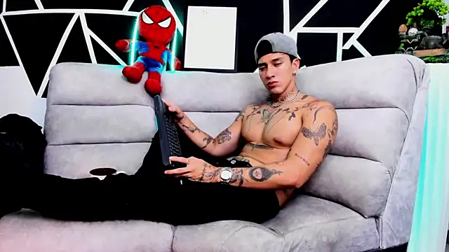 Snapshot of JUSTIN_FULLER1 chatting on March 23, 3:54 am JUSTIN FULLER1 online show from March 23, 3:54 am