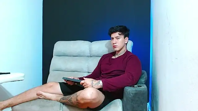 Snapshot of JUSTIN_FULLER1 chatting on June 23, 3:54 pm JUSTIN FULLER1 online show from June 23, 3:54 pm