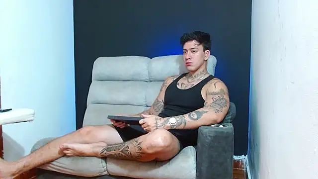 Snapshot of JUSTIN_FULLER1 chatting on July 4, 11:00 pm JUSTIN FULLER1 online show from July 4, 11:00 pm