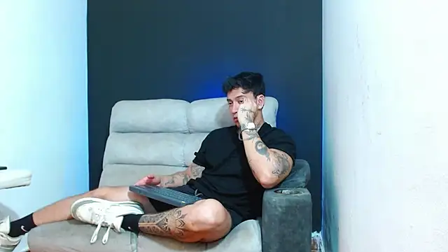 Snapshot of JUSTIN_FULLER1 chatting on July 7, 1:08 am JUSTIN FULLER1 online show from July 7, 1:08 am