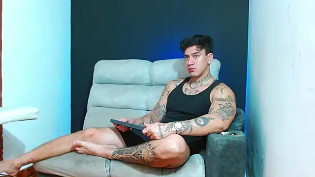 Snapshot of JUSTIN_FULLER1 chatting on July 8, 4:22 pm JUSTIN FULLER1 online show from July 8, 4:22 pm