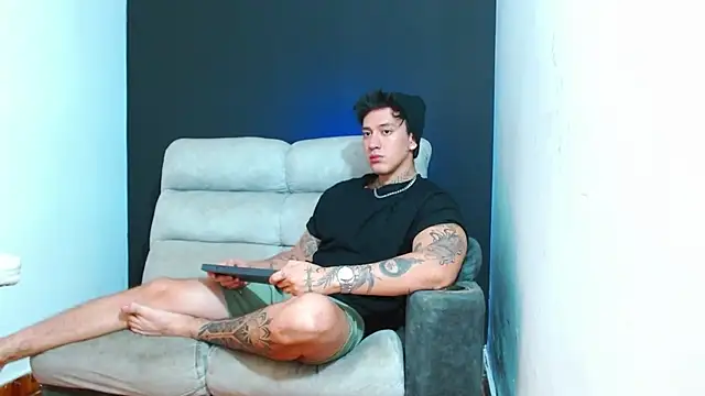 Snapshot of JUSTIN_FULLER1 chatting on July 28, 4:27 pm JUSTIN FULLER1 online show from July 28, 4:27 pm