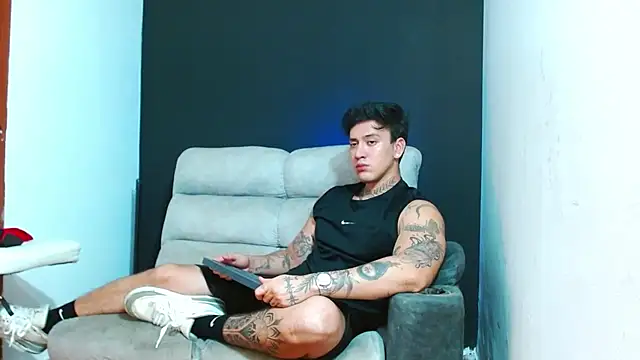 Snapshot of JUSTIN_FULLER1 chatting on August 3, 10:57 pm JUSTIN FULLER1 online show from August 3, 10:57 pm