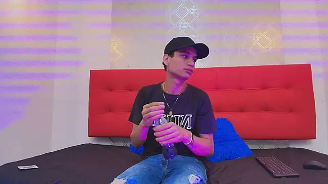 Snapshot of JordanAndAndrew chatting on November 30, 9:30 pm JordanAndAndrew online show from November 30, 9:30 pm