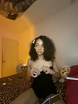 Snapshot of redbonejada chatting on December 28, 5:02 am redbonejada online show from December 28, 5:02 am