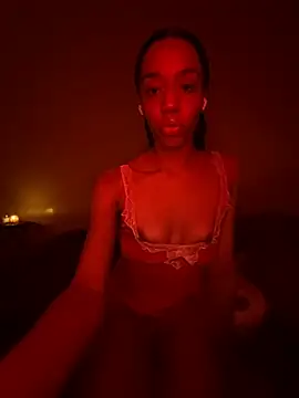 Snapshot of redbonejada chatting on December 29, 10:01 am redbonejada online show from December 29, 10:01 am