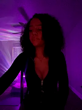 Snapshot of redbonejada chatting on September 18, 12:01 am redbonejada online show from September 18, 12:01 am