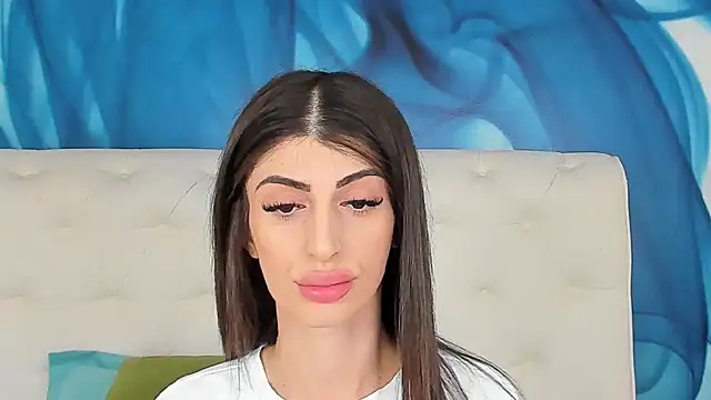 SkinnyDolly online show from January 18, 8:34 pm