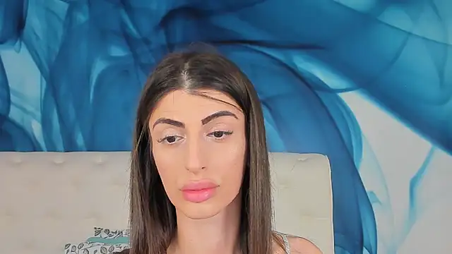 SkinnyDolly online show from April 22, 6:31 pm