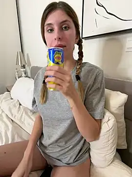 emma05 online show from March 11, 7:20 pm