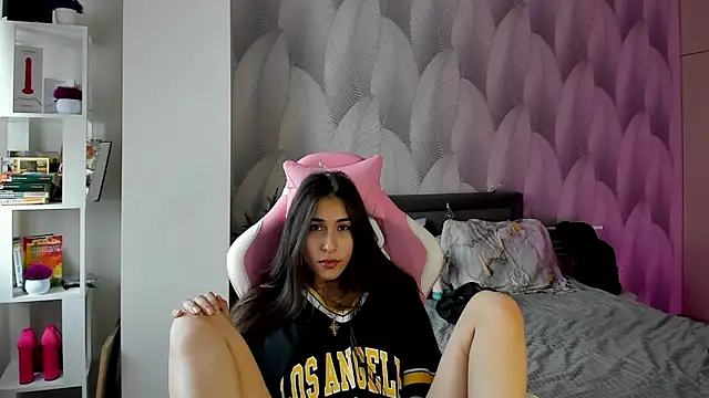 Snapshot of Bambiii_bby chatting on January 19, 8:50 am Bambiii bby online show from January 19, 8:50 am