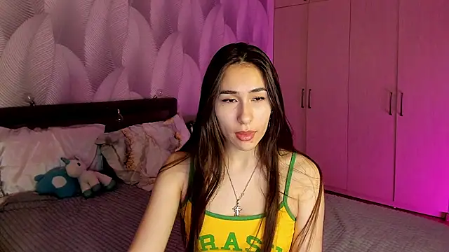 Snapshot of Bambiii_bby chatting on January 21, 2:11 am Bambiii bby online show from January 21, 2:11 am