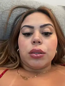 lariic online show from March 8, 9:18 pm