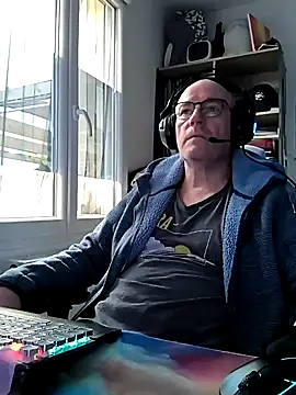 bogland33 online show from February 27, 4:43 pm