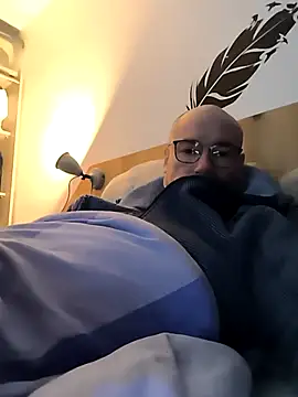 bogland33 online show from September 27, 12:15 am