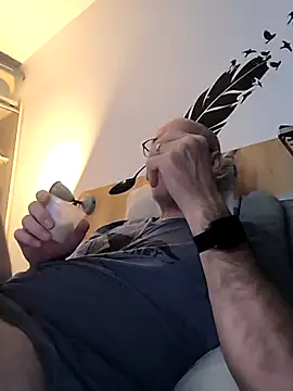 bogland33 online show from October 4, 12:08 am